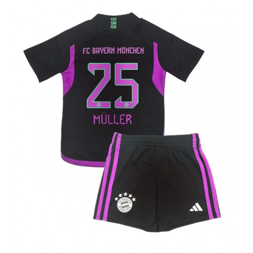 Otroški Nogometni dresi Bayern Munich Thomas Muller #25 Gostujoči 2023-24 Kratek Rokav (+ Kratke hlače)